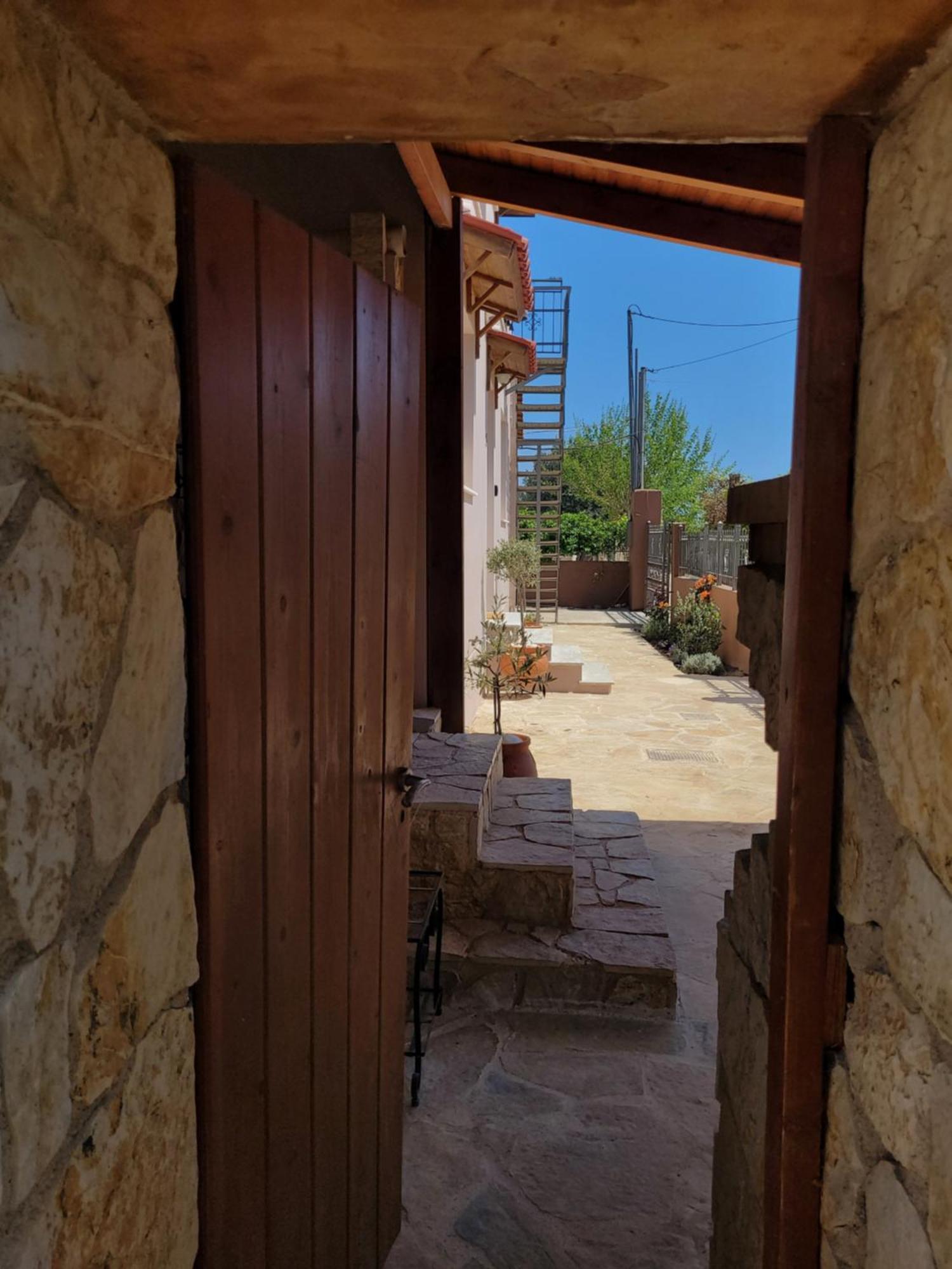 Lithos House Apartman Ártemida Kültér fotó